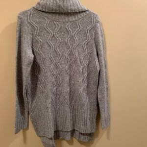 GREY SWEATER IN GREAT CONDITION